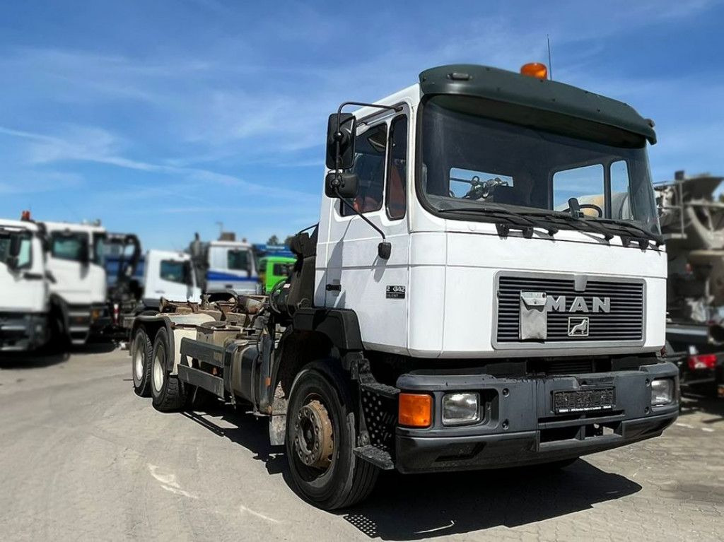 MAN F2000 27.342 6x4 Abrollkipper mit Kran - شاحنة ذات الخطاف, شاحنة كرين: صور 2 MAN F2000 27.342 6x4 Abrollkipper mit Kran - شاحنة ذات الخطاف, شاحنة كرين: صور 2