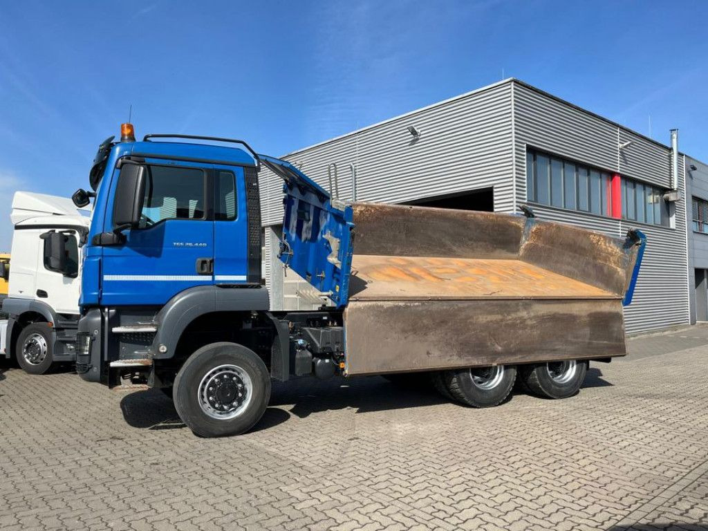 MAN TG-S 26.440 6x6 3-Achs Allradkipper Bordmatik Sc - قلابات: صور 3 MAN TG-S 26.440 6x6 3-Achs Allradkipper Bordmatik Sc - قلابات: صور 3