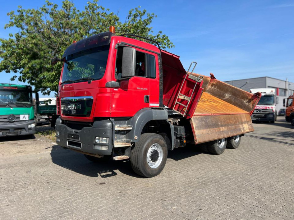 MAN TG-S 26.440 6x6 3-Achs Allradkipper Bordmatik - قلابات: صور 1 MAN TG-S 26.440 6x6 3-Achs Allradkipper Bordmatik - قلابات: صور 1