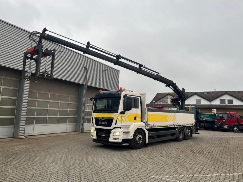 MAN TG-S Pritsche Heckkran 26.420 6x2 BL 4xhydr, Hiab 172 - X Duo - شاحنات مسطحة, شاحنة كرين: صور 1 MAN TG-S Pritsche Heckkran 26.420 6x2 BL 4xhydr, Hiab 172 - X Duo - شاحنات مسطحة, شاحنة كرين: صور 1