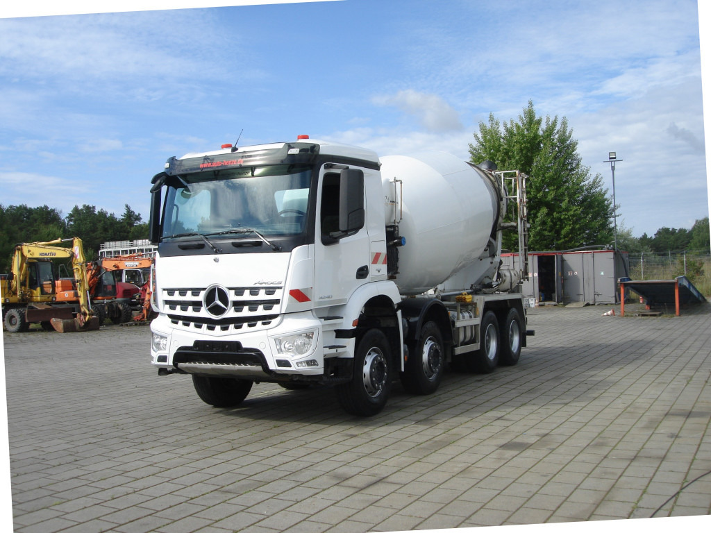 MERCEDES-BENZ Arocs 3240 B 8x4 Betonmischer Deutsch Top AP Achsen - شاحنة: صور 2 MERCEDES-BENZ Arocs 3240 B 8x4 Betonmischer Deutsch Top AP Achsen - شاحنة: صور 2