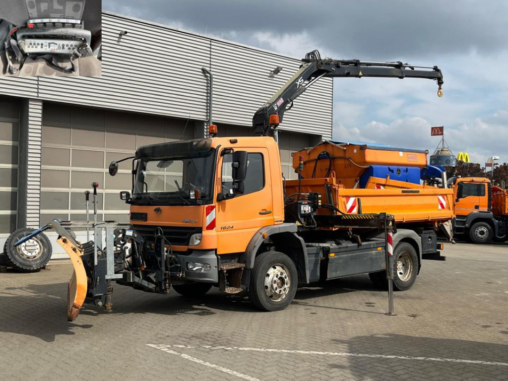 MERCEDES-BENZ Atego 1624 AK 4x4 2-Achs Allradkipper Kran Winterdienst - قلابات, شاحنة كرين: صور 1 MERCEDES-BENZ Atego 1624 AK 4x4 2-Achs Allradkipper Kran Winterdienst - قلابات, شاحنة كرين: صور 1