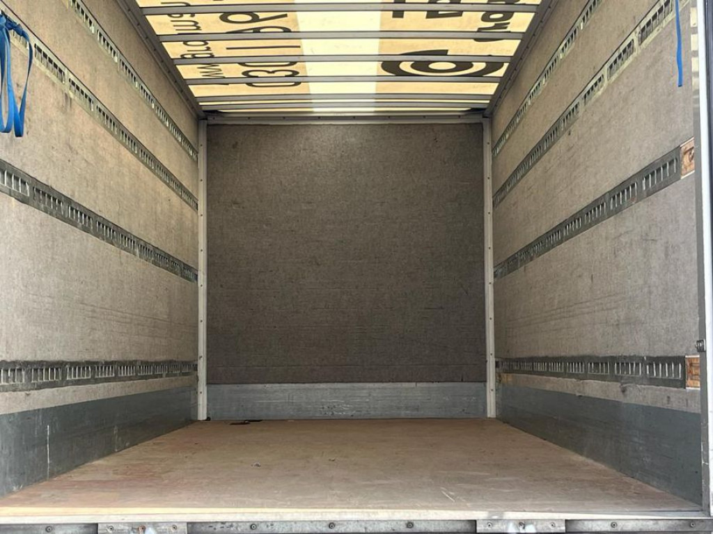 MERCEDES-BENZ Atego 818 L Möbelkoffer LBW Möbelkoffer gr.Fhs+Sitzreihe - الشاحنات الصغيرة صندوق مغلق: صور 4 MERCEDES-BENZ Atego 818 L Möbelkoffer LBW Möbelkoffer gr.Fhs+Sitzreihe - الشاحنات الصغيرة صندوق مغلق: صور 4