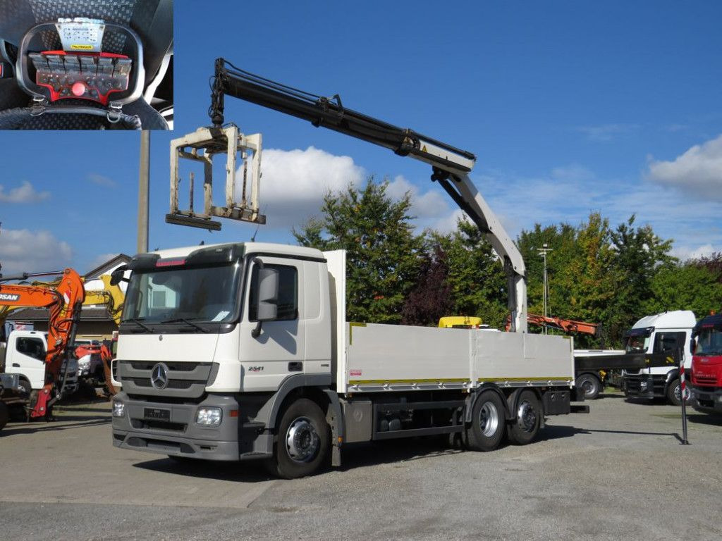 Mercedes-Benz Actros 2541 L6x2 Pritsche Heckkran Funk - شاحنة كرين, شاحنات مسطحة: صور 1 Mercedes-Benz Actros 2541 L6x2 Pritsche Heckkran Funk - شاحنة كرين, شاحنات مسطحة: صور 1