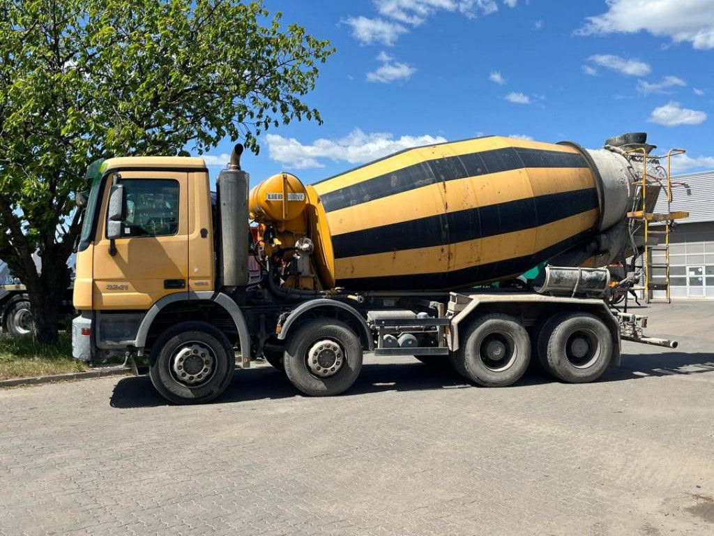 Mercedes-Benz Actros 3241 B 8x4 Betonmischer Liebherr, Deutsc - شاحنة ذات الخطاف: صور 3 Mercedes-Benz Actros 3241 B 8x4 Betonmischer Liebherr, Deutsc - شاحنة ذات الخطاف: صور 3