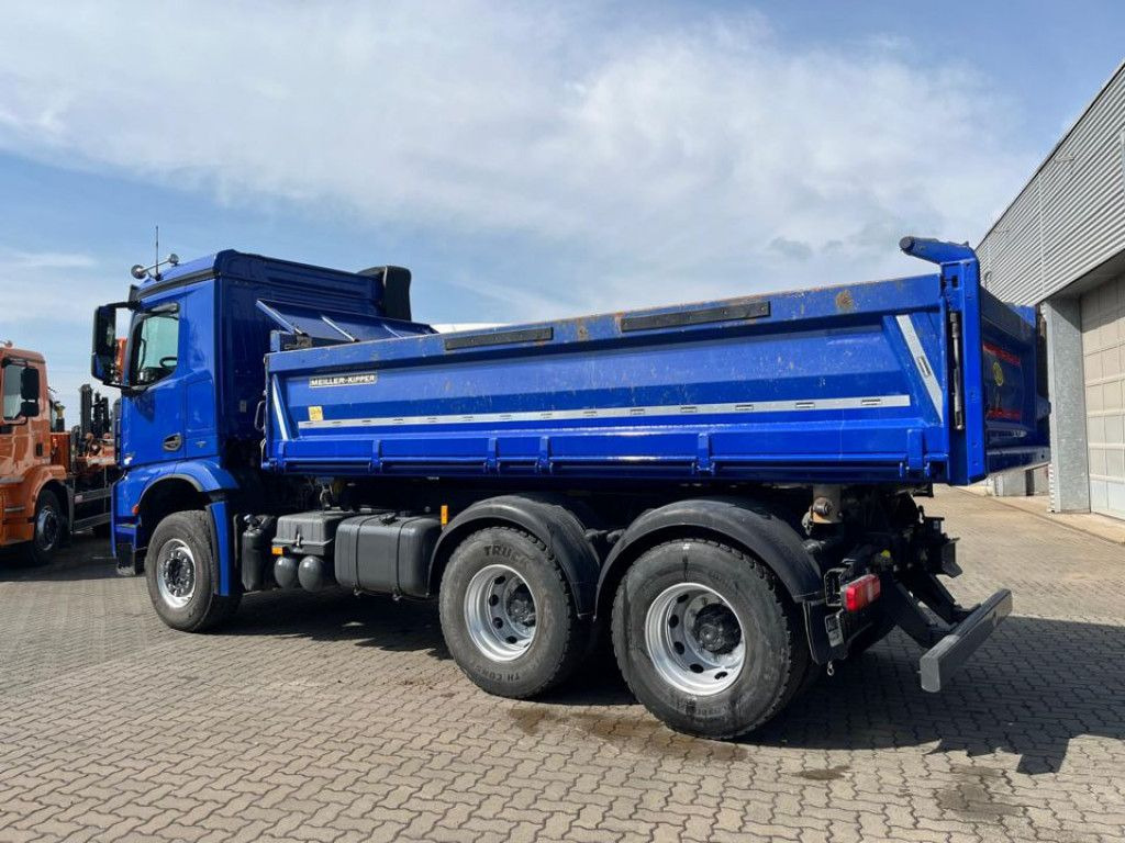 Mercedes-Benz Arocs 2642 6x4 3-Achs Kipper Bordmatik nur 163TK - قلابات: صور 4 Mercedes-Benz Arocs 2642 6x4 3-Achs Kipper Bordmatik nur 163TK - قلابات: صور 4