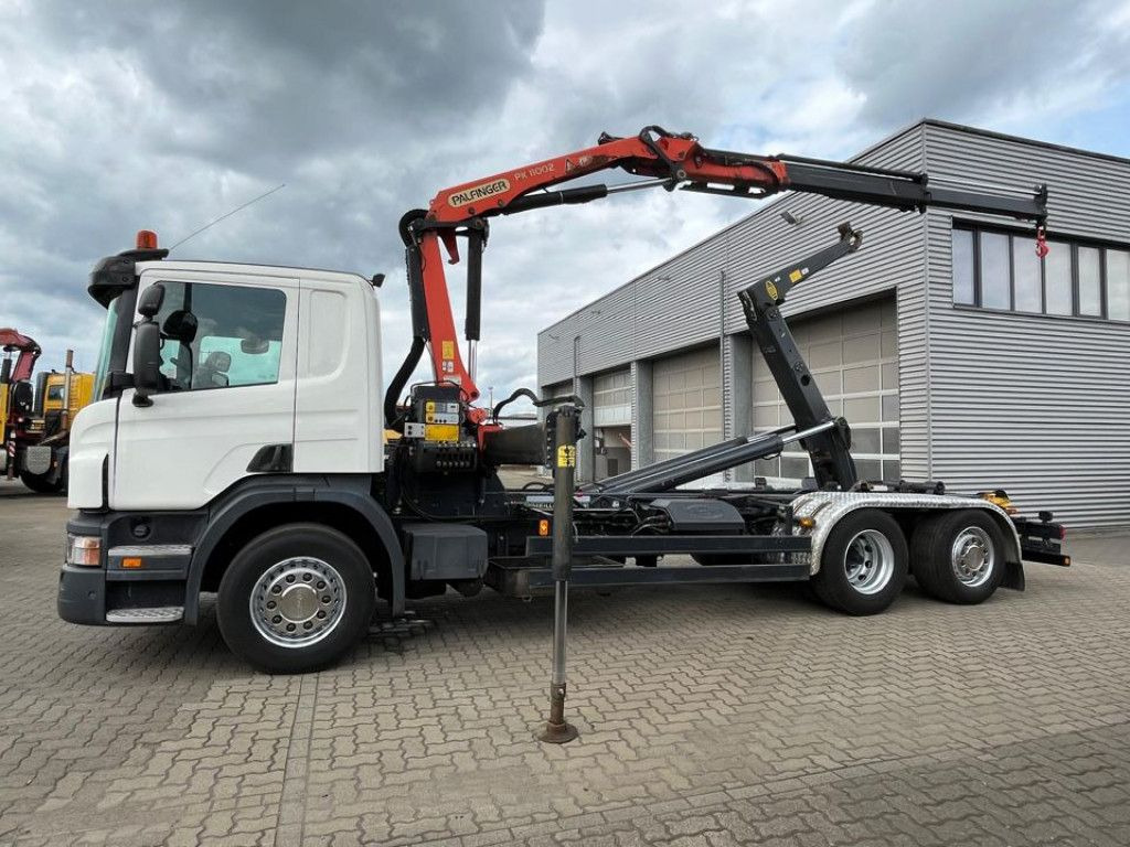 Scania P 360 6x2 Abrollkipper mit Kran Lift/Lenkachse Scania P 360 6x2 Abrollkipper mit Kran Lift/Lenkachse - شاحنة ذات الخطاف, شاحنة كرين: صور 3 Scania P 360 6x2 Abrollkipper mit Kran Lift/Lenkachse Scania P 360 6x2 Abrollkipper mit Kran Lift/Lenkachse - شاحنة ذات الخطاف, شاحنة كرين: صور 3