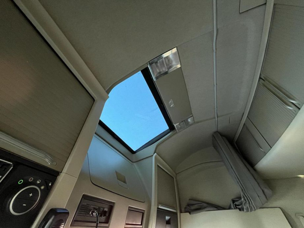 VOLVO (S) Truck FH 500 6x2 Abrollkipper Funkfernbedienung - شاحنة ذات الخطاف: صور 2 VOLVO (S) Truck FH 500 6x2 Abrollkipper Funkfernbedienung - شاحنة ذات الخطاف: صور 2