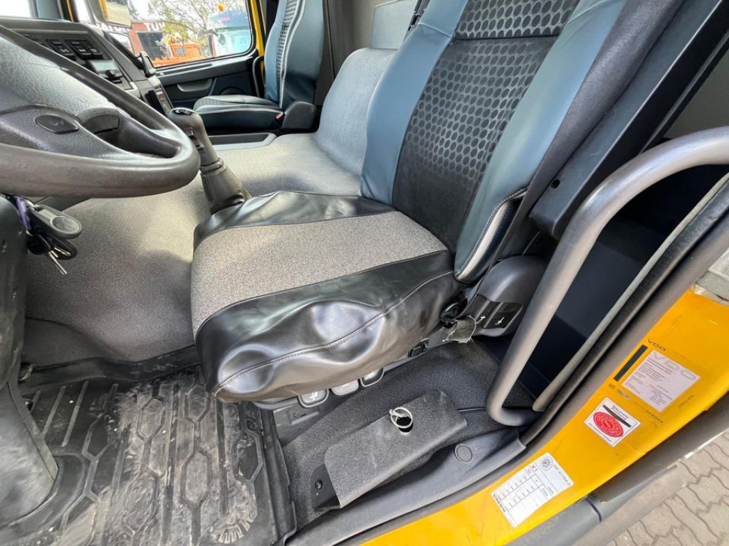 VOLVO (S) Truck FM 330 4x4 Pritsche Kran Singelreifen Funkfernbedienung - شاحنات مسطحة, شاحنة كرين: صور 3 VOLVO (S) Truck FM 330 4x4 Pritsche Kran Singelreifen Funkfernbedienung - شاحنات مسطحة, شاحنة كرين: صور 3