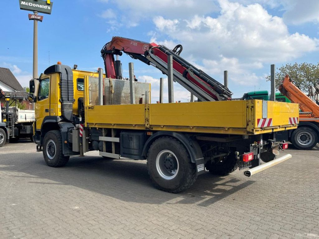 Volvo FM 330 4x4 Pritsche Kran Singelreifen Funkfernbe - شاحنات مسطحة, شاحنة كرين: صور 3 Volvo FM 330 4x4 Pritsche Kran Singelreifen Funkfernbe - شاحنات مسطحة, شاحنة كرين: صور 3