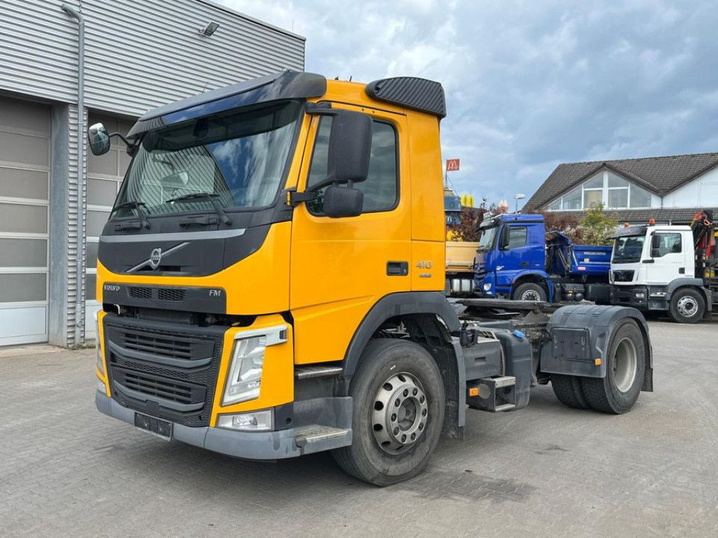 Volvo FM 410 4x2 SZM 6796 KG Leergewicht - شاحنة جرار: صور 1 Volvo FM 410 4x2 SZM 6796 KG Leergewicht - شاحنة جرار: صور 1