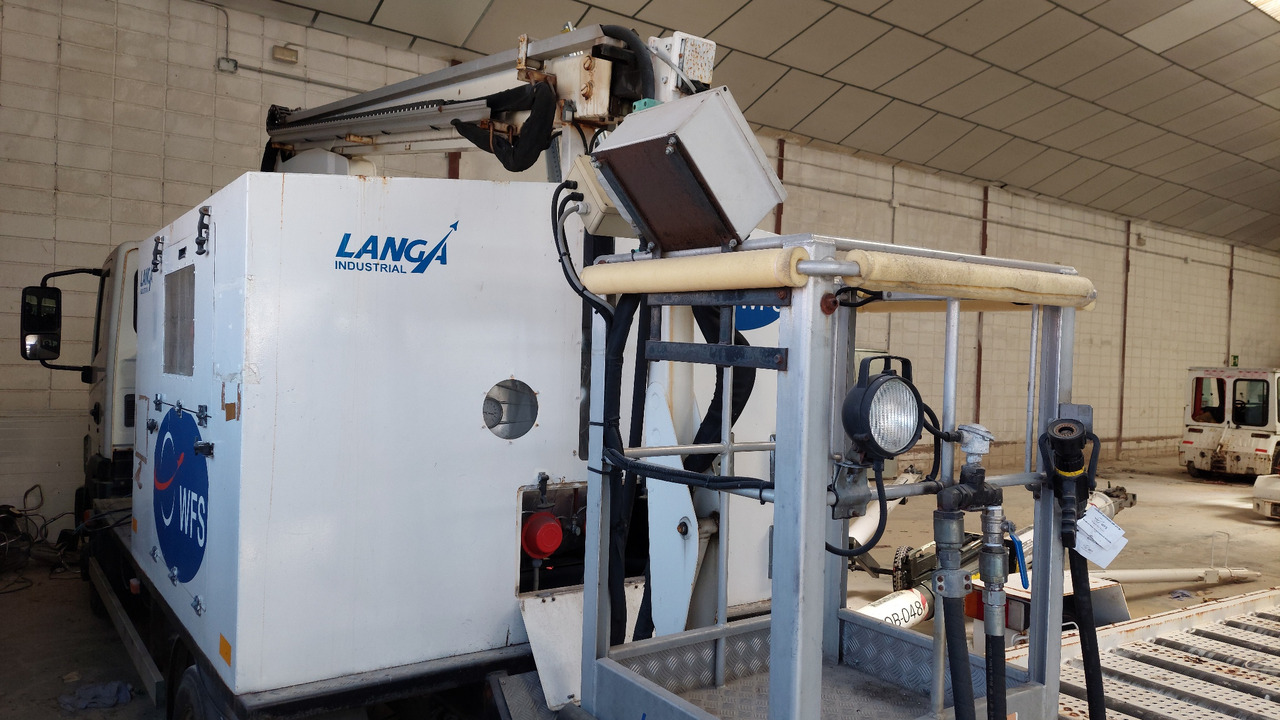 CDII/1000/GT12 Langa deicer - ماكينة إزالة الجليد عن الطائرات: صور 4 CDII/1000/GT12 Langa deicer - ماكينة إزالة الجليد عن الطائرات: صور 4