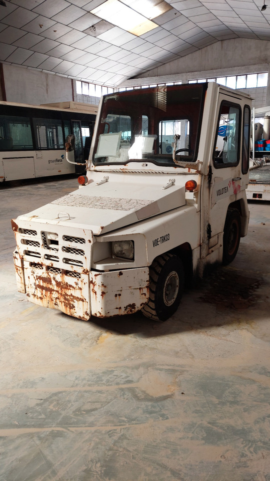 FV02 Nissan Baggage Tractor - جرارات الأمتعة: صور 1 FV02 Nissan Baggage Tractor - جرارات الأمتعة: صور 1