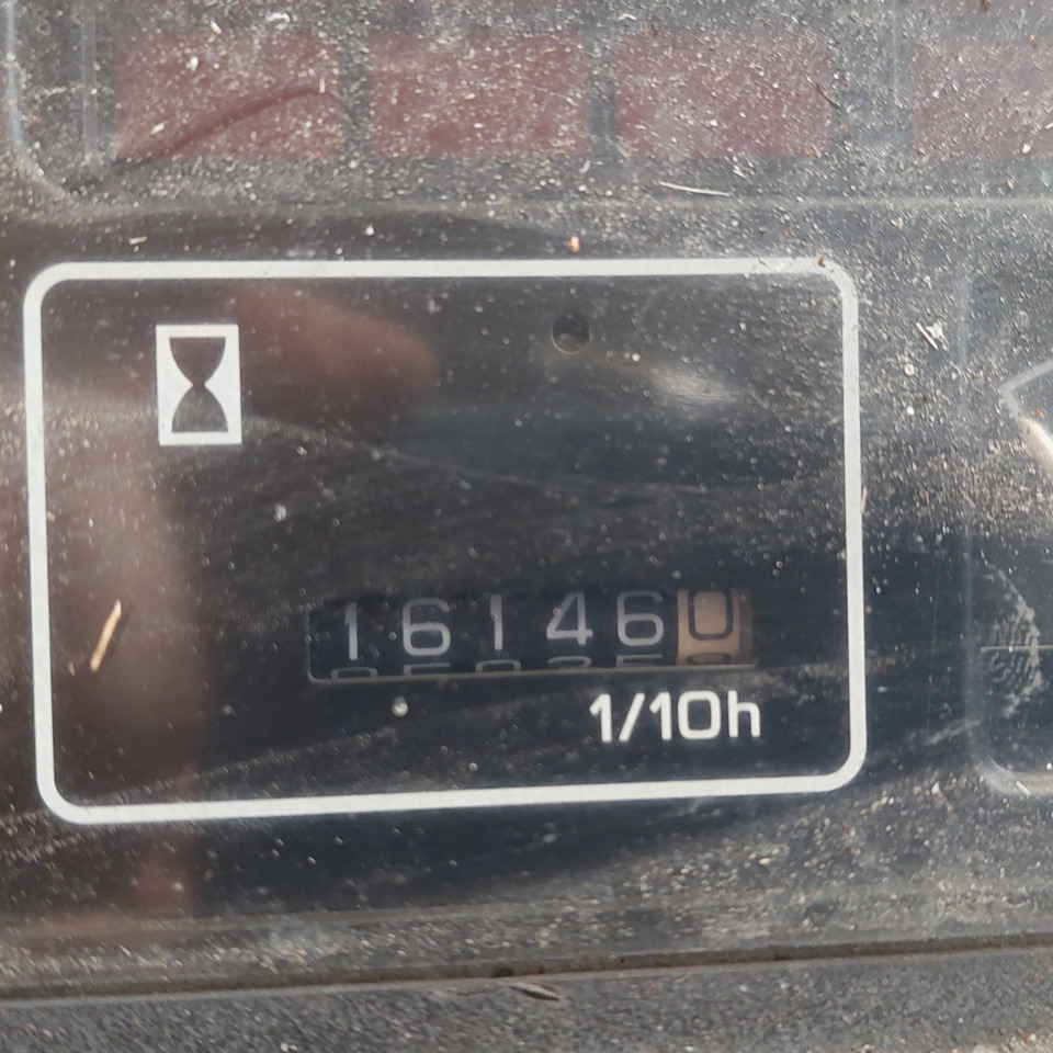 FV02 Nissan Baggage Tractor - جرارات الأمتعة: صور 5 FV02 Nissan Baggage Tractor - جرارات الأمتعة: صور 5