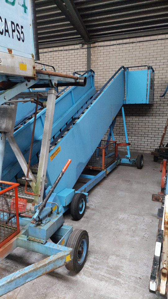 Passenger Stairs SACO 2-2.80 - سلالم الطائرة: صور 1 Passenger Stairs SACO 2-2.80 - سلالم الطائرة: صور 1