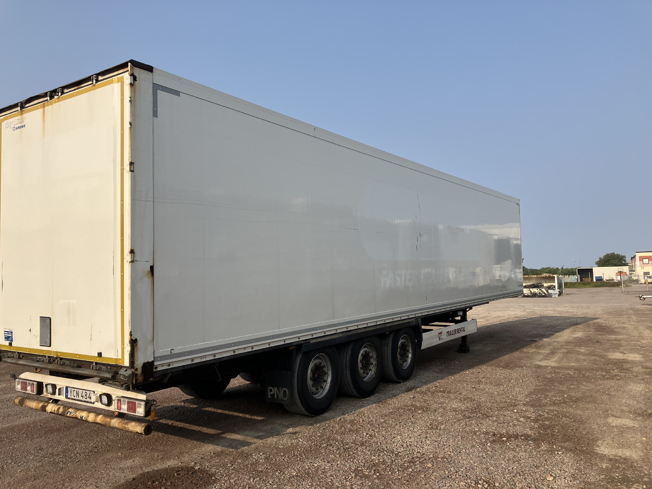 KRONE BOX - DOUPLESTOCK - بصندوق مغلق نصف مقطورة: صور 4 KRONE BOX - DOUPLESTOCK - بصندوق مغلق نصف مقطورة: صور 4