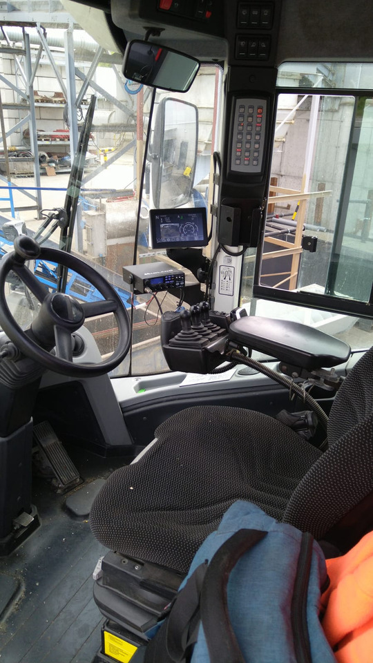 اللودر بعجل LIEBHERR L580 X POWER: صور 8