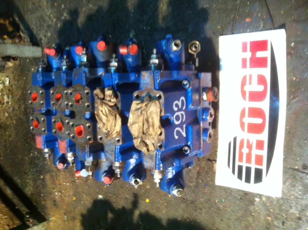 LINDE VT 668B03 6105 + 668B03 6105 + VW25 5632 + 669B01 5629 + 669A08 5607 - 5 SEKCYJNY - صمام هيدروليكي - آلات البناء: صور 1 LINDE VT 668B03 6105 + 668B03 6105 + VW25 5632 + 669B01 5629 + 669A08 5607 - 5 SEKCYJNY - صمام هيدروليكي - آلات البناء: صور 1