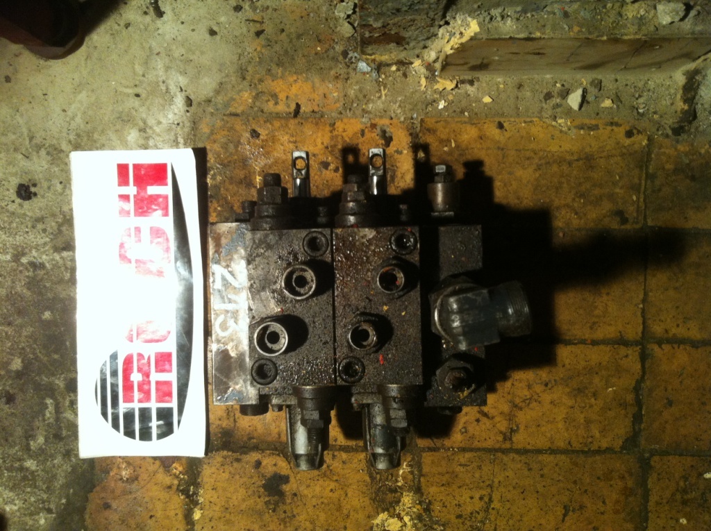 MARREL HYDRO FD3G06 S16 288772 - 2 SEKCYJNY - صمام هيدروليكي - آلات البناء: صور 1 MARREL HYDRO FD3G06 S16 288772 - 2 SEKCYJNY - صمام هيدروليكي - آلات البناء: صور 1