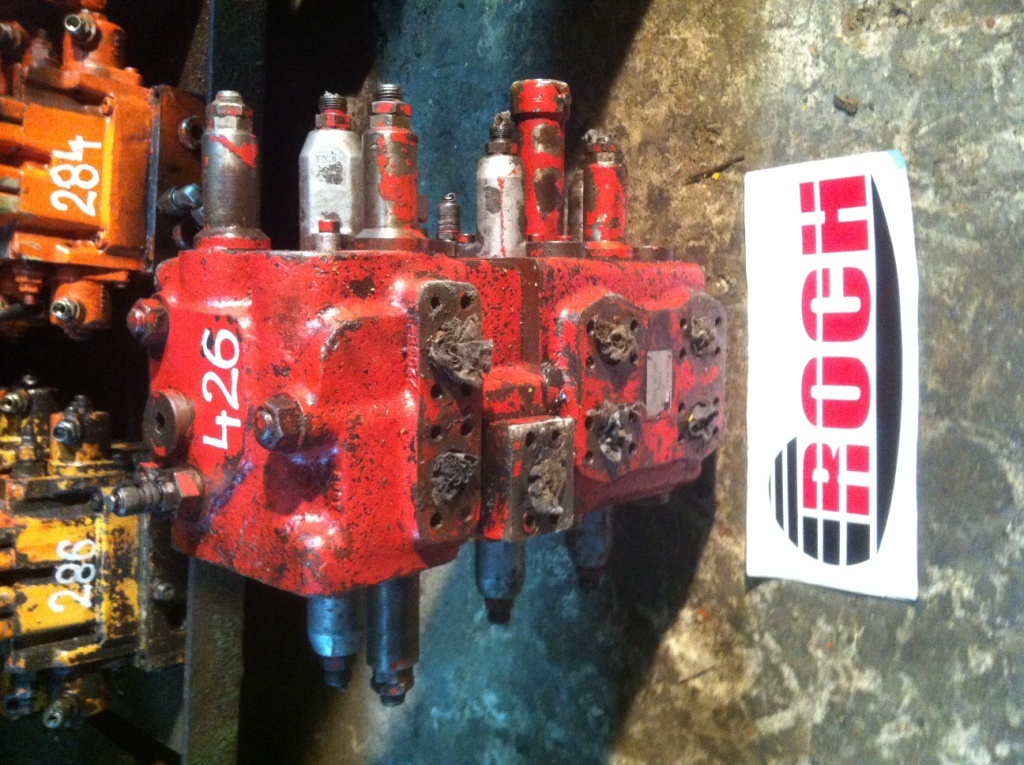 MARREL HYDRO FDG3H19A 766665 T17436 70 - 3 sekcyjny - صمام هيدروليكي - آلات البناء: صور 1 MARREL HYDRO FDG3H19A 766665 T17436 70 - 3 sekcyjny - صمام هيدروليكي - آلات البناء: صور 1