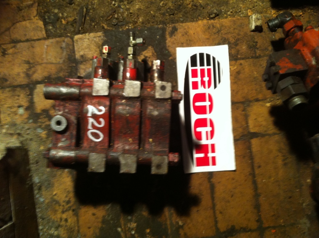 MARREL HYDRO FDG3P20A D33436-03 - 3 SEKCYJNY - صمام هيدروليكي - آلات البناء: صور 1 MARREL HYDRO FDG3P20A D33436-03 - 3 SEKCYJNY - صمام هيدروليكي - آلات البناء: صور 1