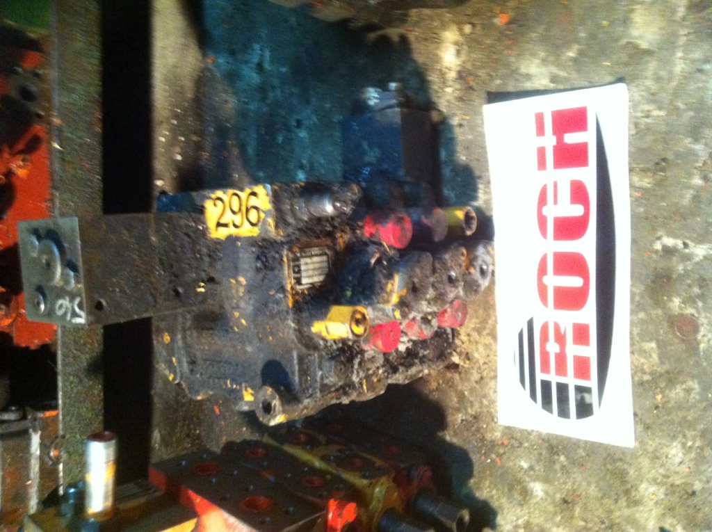 MARREL HYDRO FDG3P20D 791778 733435-70 - 3 SEKCYJNY - صمام هيدروليكي - آلات البناء: صور 1 MARREL HYDRO FDG3P20D 791778 733435-70 - 3 SEKCYJNY - صمام هيدروليكي - آلات البناء: صور 1