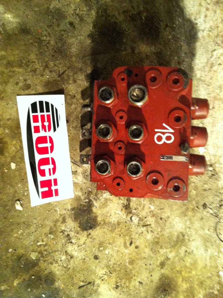 O&K 1129485 - 3 SEKCYJNY - صمام هيدروليكي - آلات البناء: صور 1 O&K 1129485 - 3 SEKCYJNY - صمام هيدروليكي - آلات البناء: صور 1