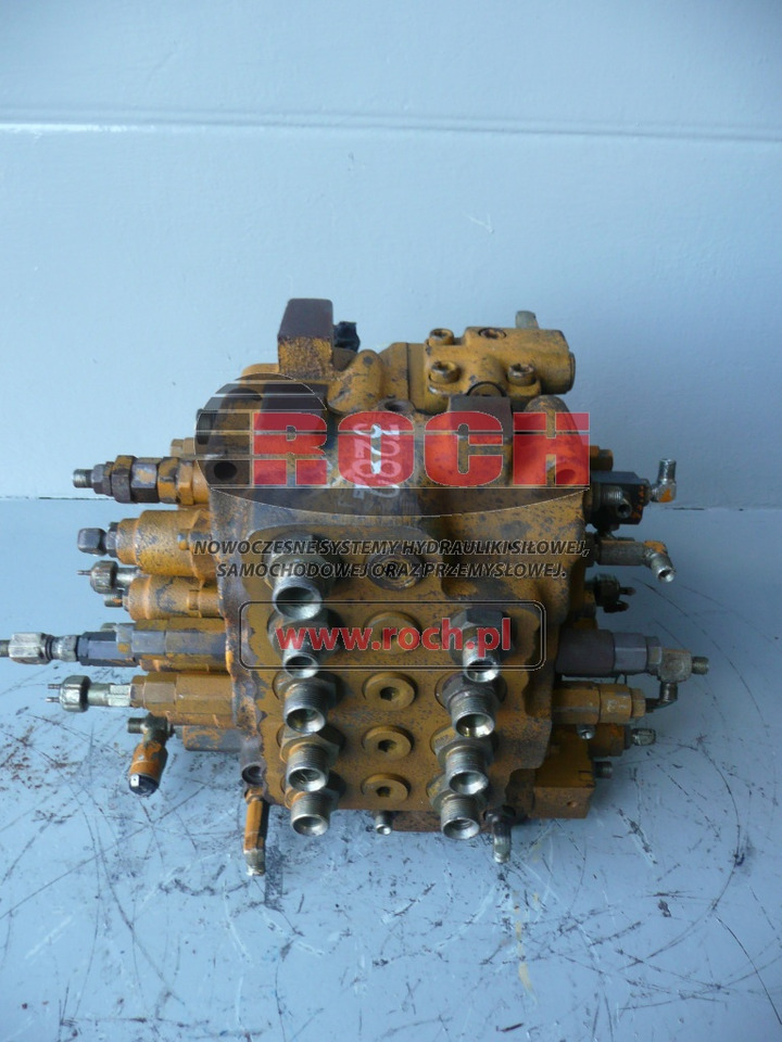 ROZDZIELACZ DO HYUNDAI ROBEX 130-3 - 7 SEKCYJNY - صمام هيدروليكي: صور 1 ROZDZIELACZ DO HYUNDAI ROBEX 130-3 - 7 SEKCYJNY - صمام هيدروليكي: صور 1