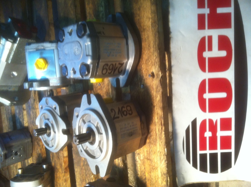 SAUER SUNDSTRAND 111.20.881.00SNP2NN/6,0LN06SA P1F4F4NNNN/NNNNN - مضخة هيدروليكية - آلات البناء: صور 1 SAUER SUNDSTRAND 111.20.881.00SNP2NN/6,0LN06SA P1F4F4NNNN/NNNNN - مضخة هيدروليكية - آلات البناء: صور 1