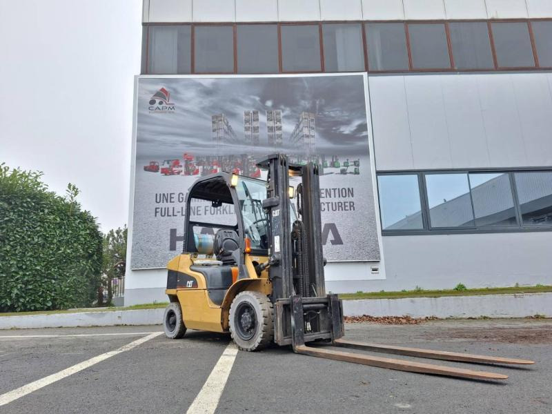 Caterpillar GP25N - رافعة شوكية تعمل بالغاز: صور 2 Caterpillar GP25N - رافعة شوكية تعمل بالغاز: صور 2