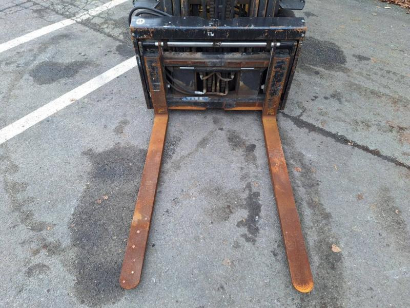 رافعة شوكية تعمل بالغاز Caterpillar GP25N: صور 13