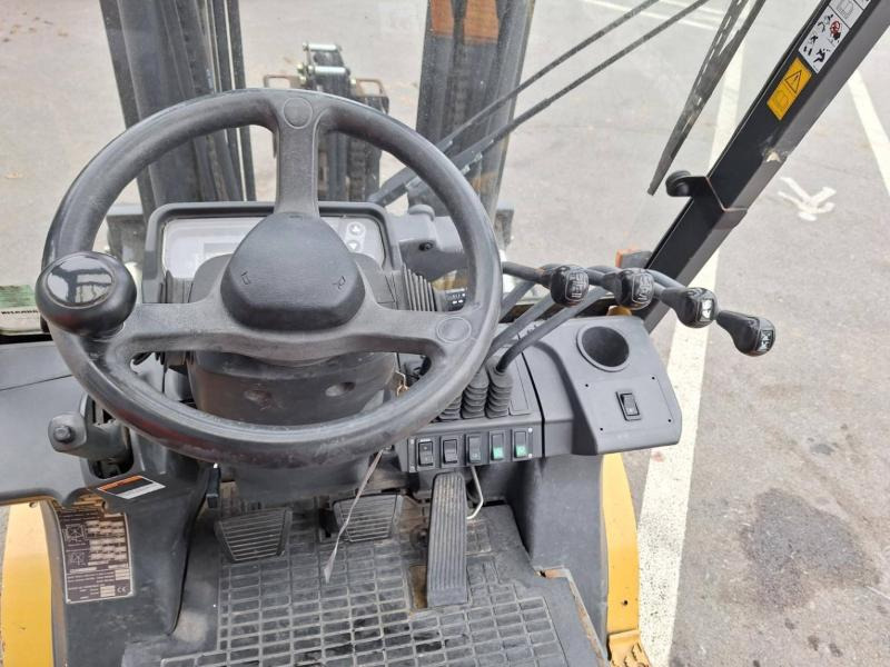 رافعة شوكية تعمل بالغاز Caterpillar GP25N: صور 16
