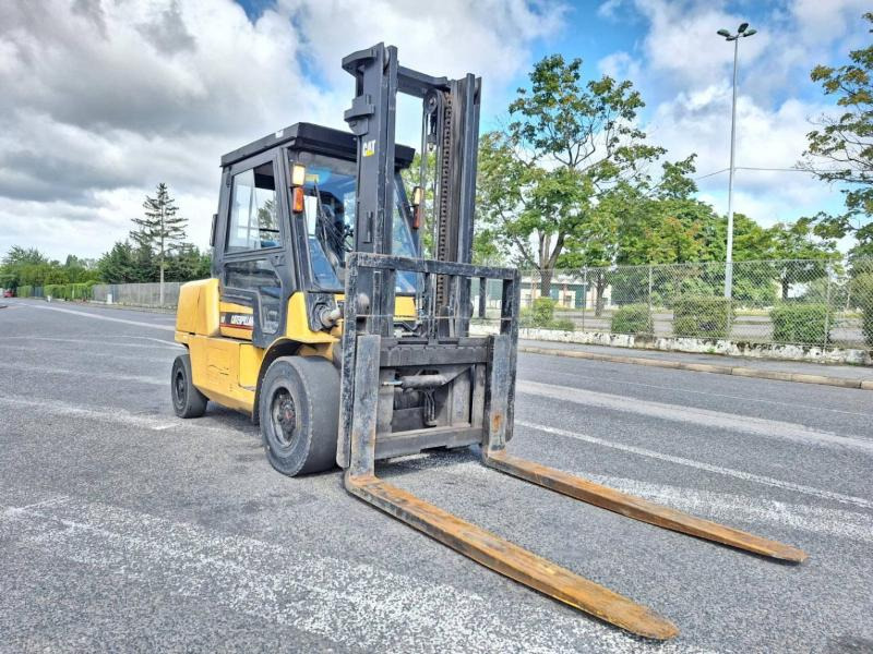 Caterpillar GP50K - رافعة شوكية تعمل بالغاز: صور 1 Caterpillar GP50K - رافعة شوكية تعمل بالغاز: صور 1