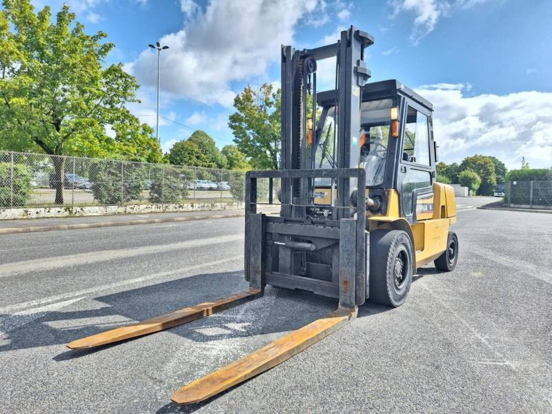 Caterpillar GP50K - رافعة شوكية تعمل بالغاز: صور 2 Caterpillar GP50K - رافعة شوكية تعمل بالغاز: صور 2