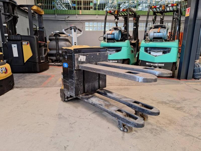 Caterpillar NPP20N2 - معدات الرفع منخفض المستوى: صور 1 Caterpillar NPP20N2 - معدات الرفع منخفض المستوى: صور 1