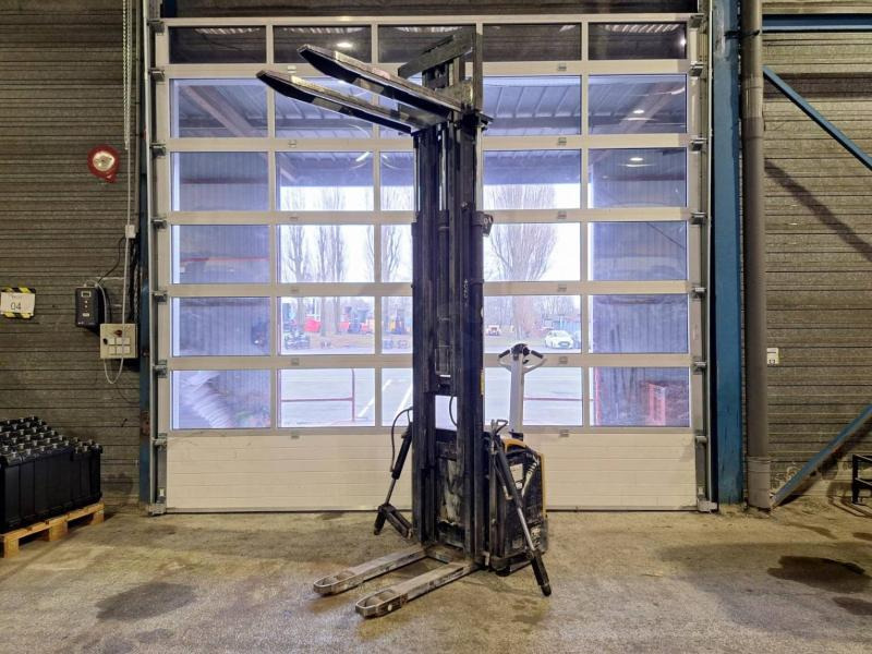 Caterpillar NSP16N - معدات تكديس: صور 3 Caterpillar NSP16N - معدات تكديس: صور 3