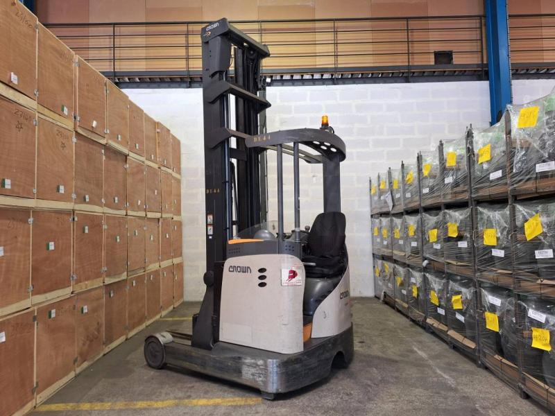 Crown ESR 5260 - شاحنة مناولة: صور 4 Crown ESR 5260 - شاحنة مناولة: صور 4