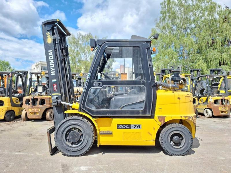Hyundai 40L-7A - رافعة شوكية تعمل بالغاز: صور 4 Hyundai 40L-7A - رافعة شوكية تعمل بالغاز: صور 4