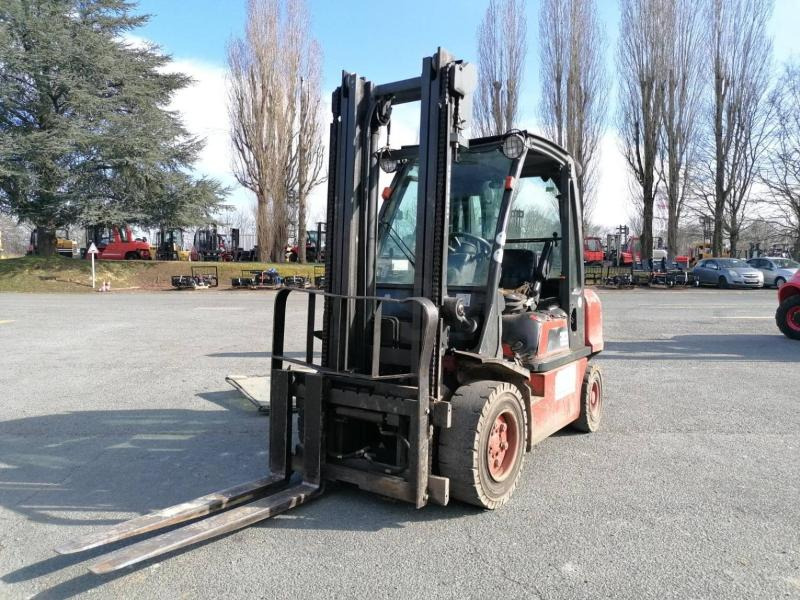 Nissan FGDO2A30Q - رافعة شوكية ديزل: صور 3 Nissan FGDO2A30Q - رافعة شوكية ديزل: صور 3