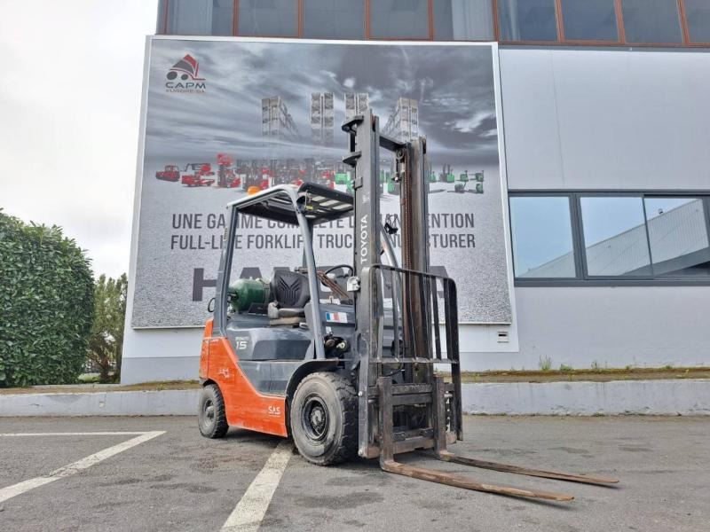 Toyota 028 FGF 15 - رافعة شوكية تعمل بالغاز: صور 2 Toyota 028 FGF 15 - رافعة شوكية تعمل بالغاز: صور 2