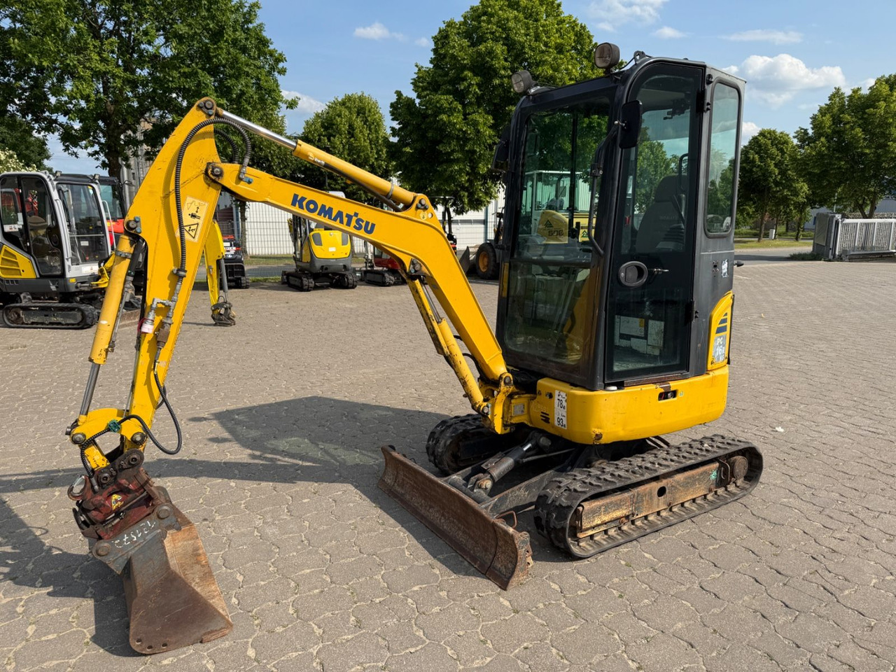Komatsu PC 16R-3HS, Bj 17, 2210 BH, Tilt mit HS01, GL - حفارة مصغرة: صور 1 Komatsu PC 16R-3HS, Bj 17, 2210 BH, Tilt mit HS01, GL - حفارة مصغرة: صور 1