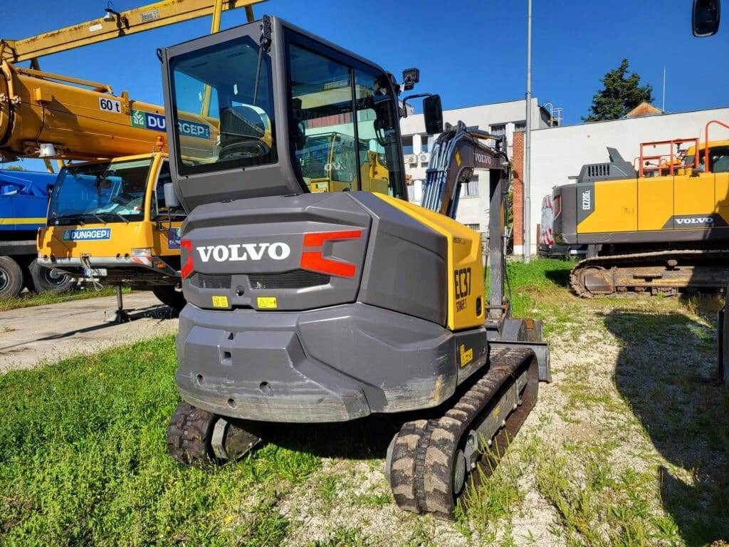 Volvo EC37F - حفارة مصغرة: صور 2 Volvo EC37F - حفارة مصغرة: صور 2