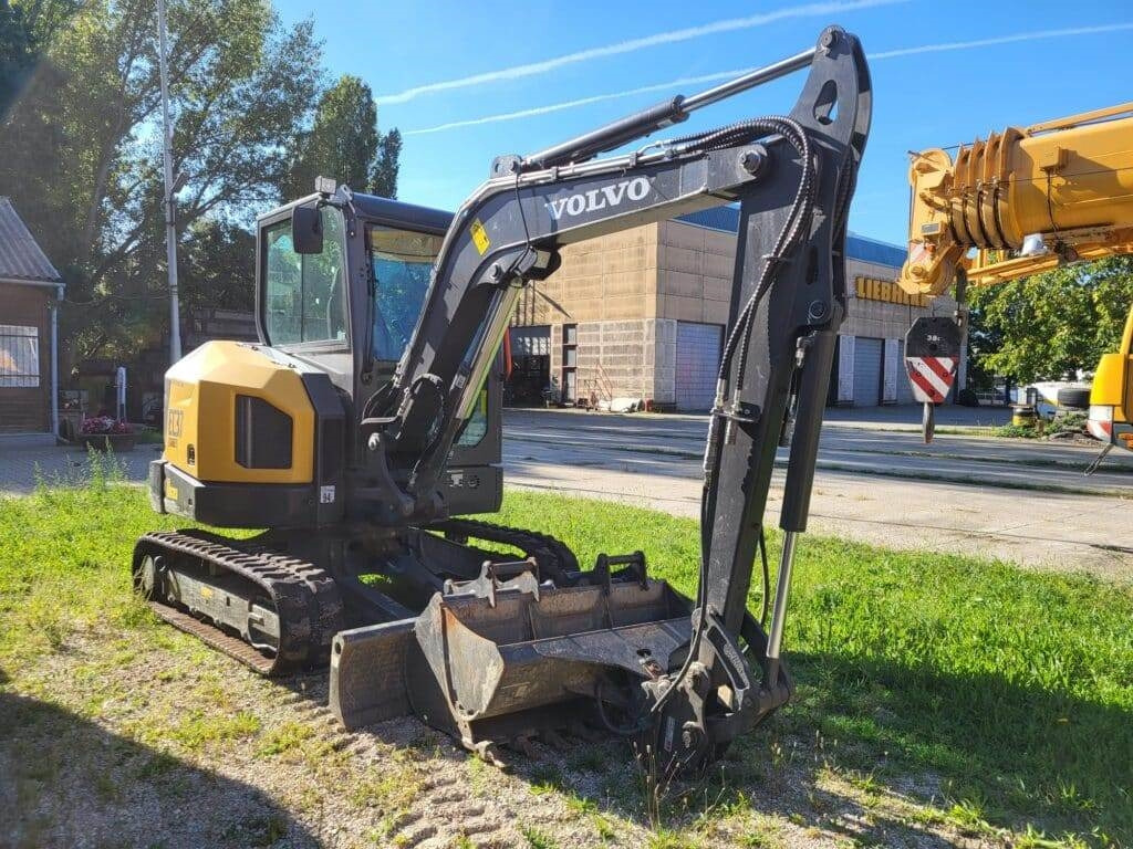 Volvo EC37F - حفارة مصغرة: صور 1 Volvo EC37F - حفارة مصغرة: صور 1