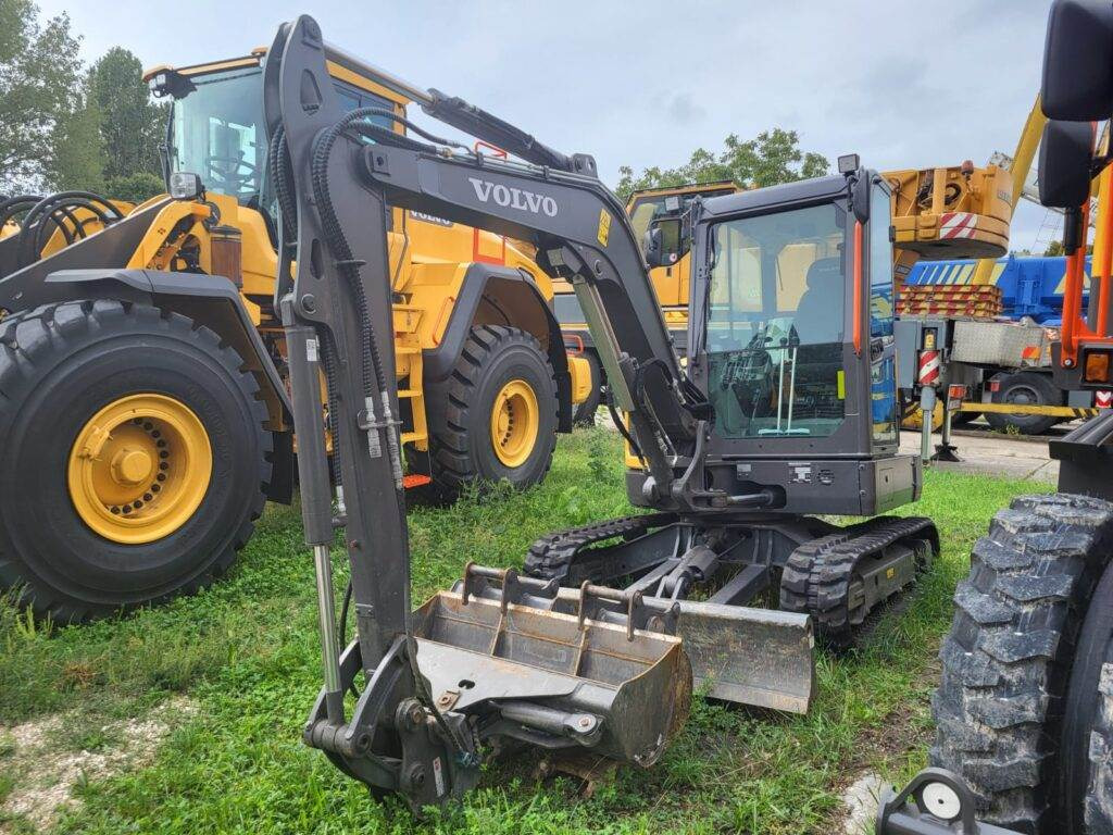 Volvo EC37F - حفارة مصغرة: صور 4 Volvo EC37F - حفارة مصغرة: صور 4