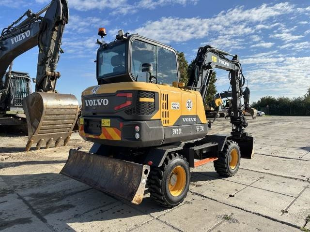 Volvo EW60E - حفارة على عجلات: صور 3 Volvo EW60E - حفارة على عجلات: صور 3