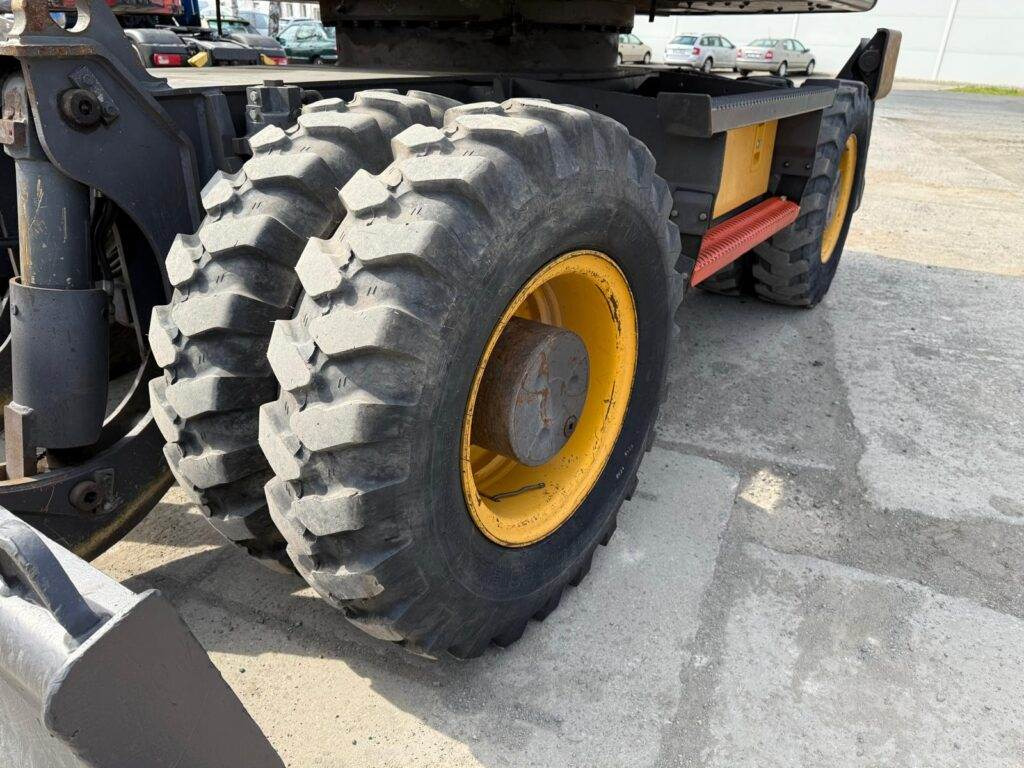 حفارة على عجلات Volvo EWR150E: صور 11