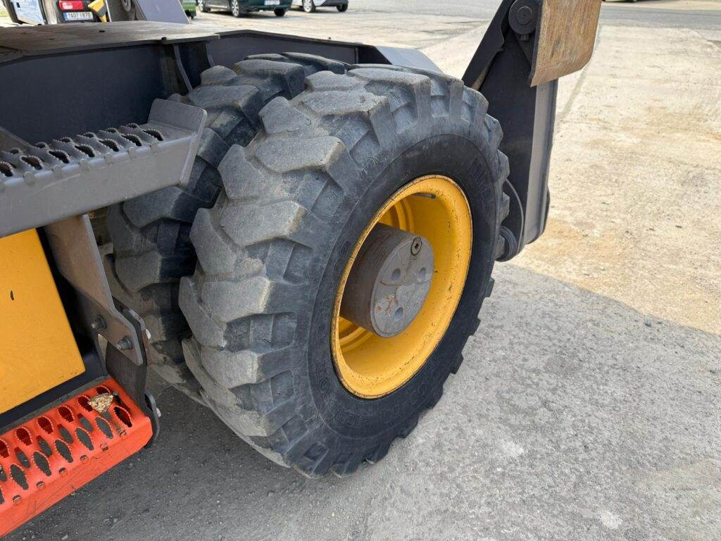 حفارة على عجلات Volvo EWR150E: صور 12