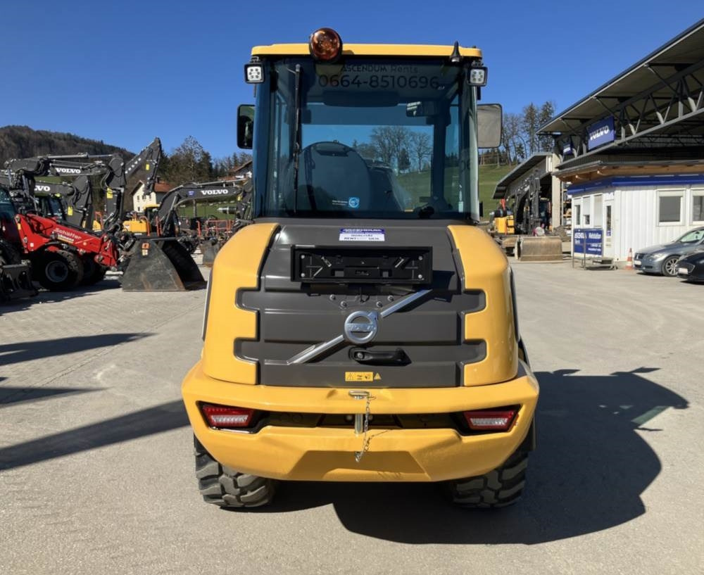 Volvo JL25H Electric - شيول صغير: صور 5 Volvo JL25H Electric - شيول صغير: صور 5