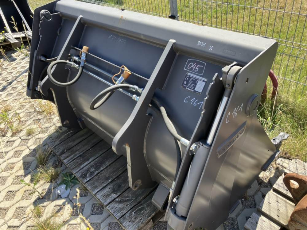 Volvo Klappschaufel mit Zähnen TPZ - بكت: صور 2 Volvo Klappschaufel mit Zähnen TPZ - بكت: صور 2