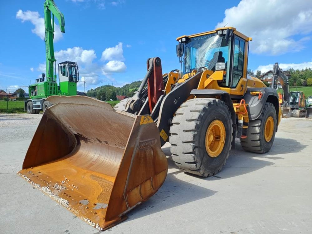 Volvo L110H - اللودر بعجل: صور 4 Volvo L110H - اللودر بعجل: صور 4
